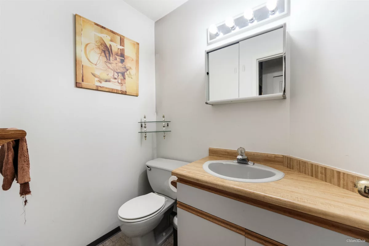 Laundry Room Photo of 19798 34a Avenue, Langley, BC