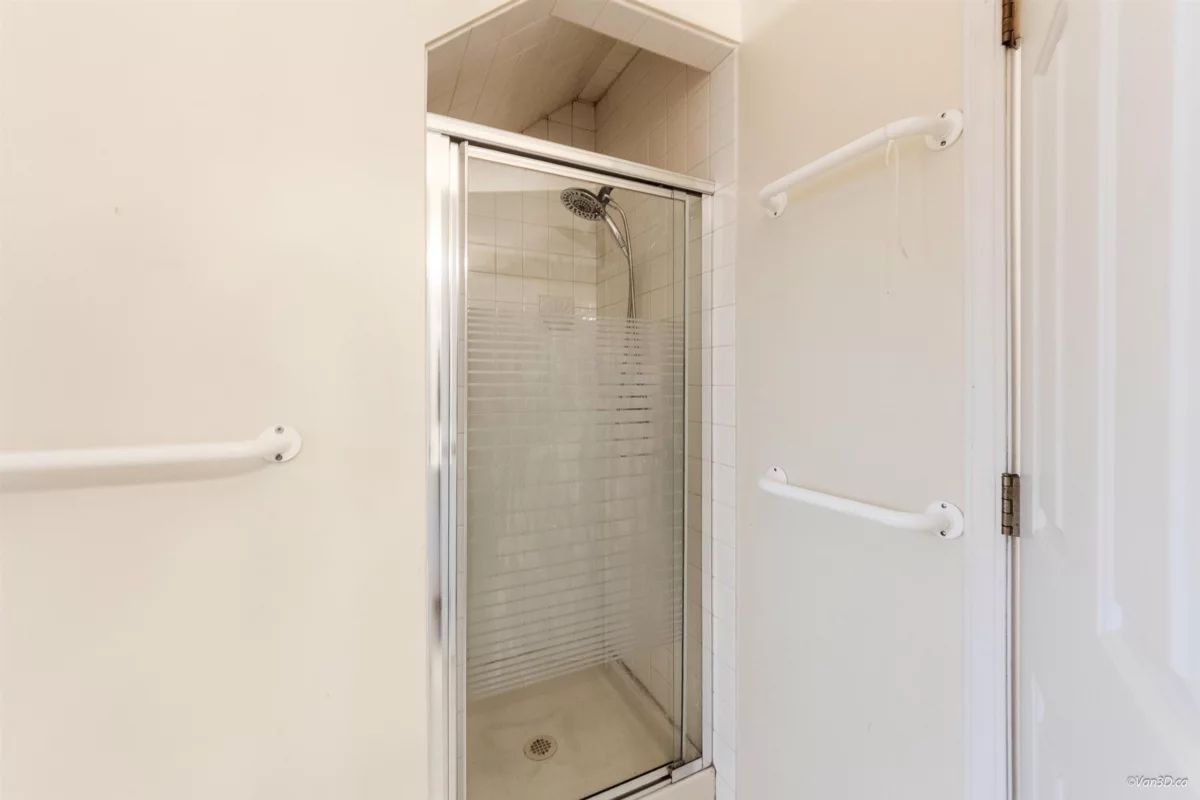 Loft / Bonus Room Photo of 19798 34a Avenue, Langley, BC