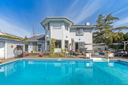 19798 34a Avenue, Langley, BC, Brookswood Langley — 4 bed single family residence for sale
