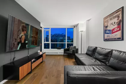 1004 1887 Crowe Street, Vancouver, BC, Vancouver — Apartment/Condo for sale