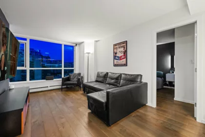 1004 1887 Crowe Street, Vancouver, BC, Vancouver — Apartment/Condo for sale