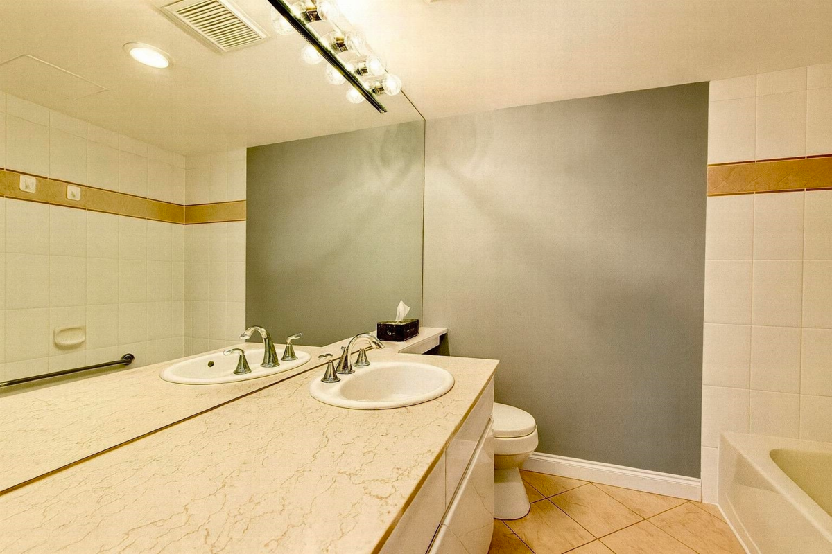 Bedroom 3 Photo of 4D 338 Taylor Way, West Vancouver, BC