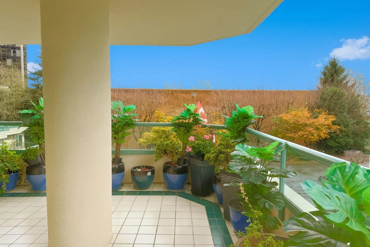 Bedroom 4 Photo of 4D 338 Taylor Way, West Vancouver, BC