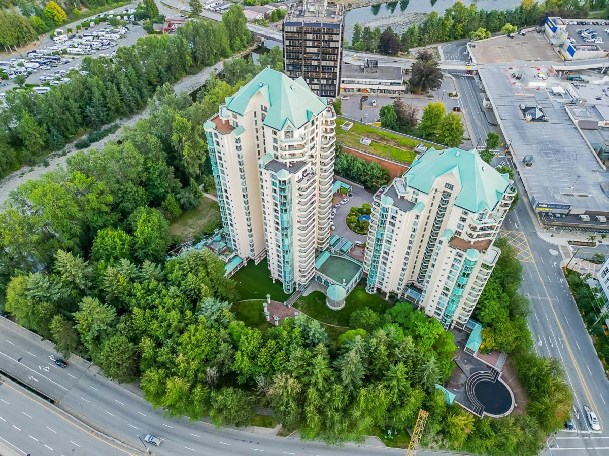 Laundry Room Photo of 4D 338 Taylor Way, West Vancouver, BC