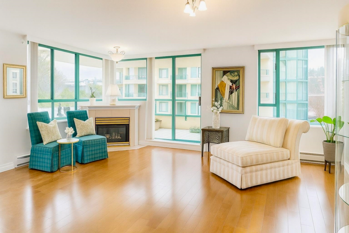 Living Room Photo of 4D 338 Taylor Way, West Vancouver, BC