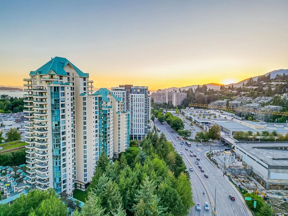 Mudroom Photo of 4D 338 Taylor Way, West Vancouver, BC