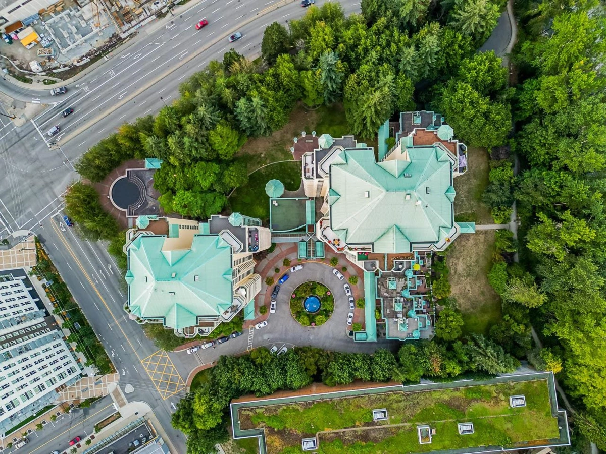 Staircase Photo of 4D 338 Taylor Way, West Vancouver, BC