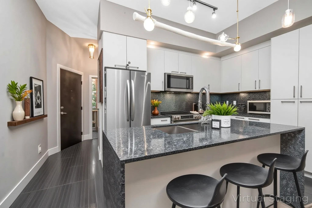 Exterior Front Photo of C410 20211 66 Avenue, Langley, BC