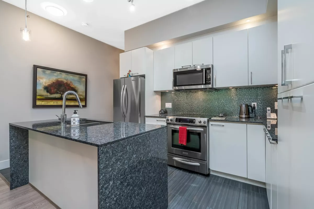 Guest Bathroom Photo of C410 20211 66 Avenue, Langley, BC