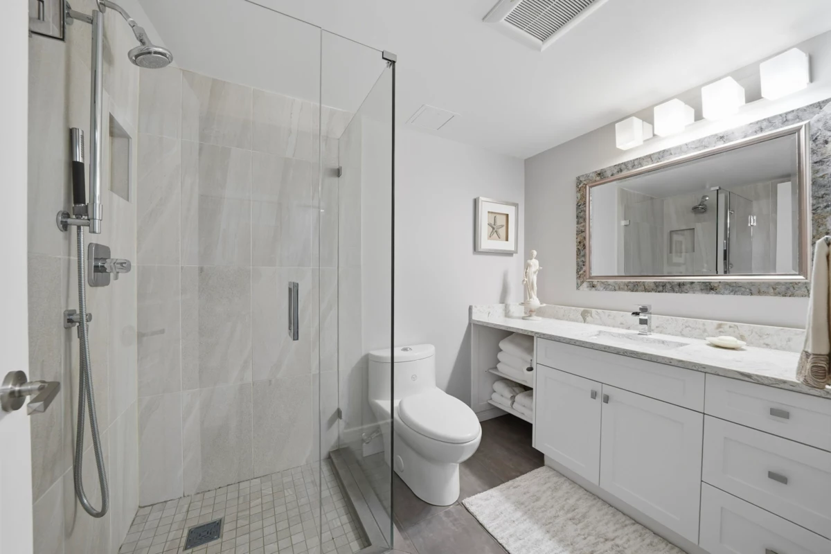 Hallway Photo of 210 1189 Eastwood Street, Coquitlam, BC