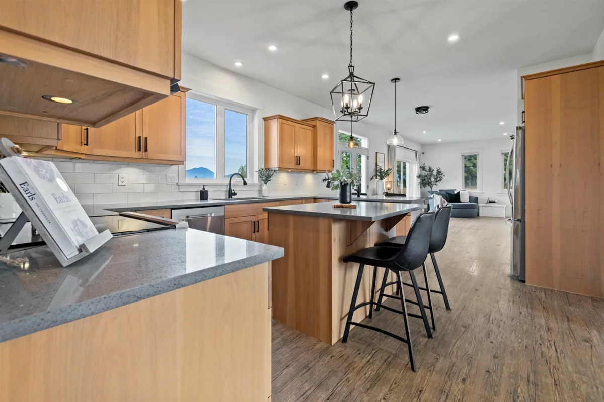 Breakfast Nook Photo of 49111 Chilliwack Central Road, Chilliwack, BC