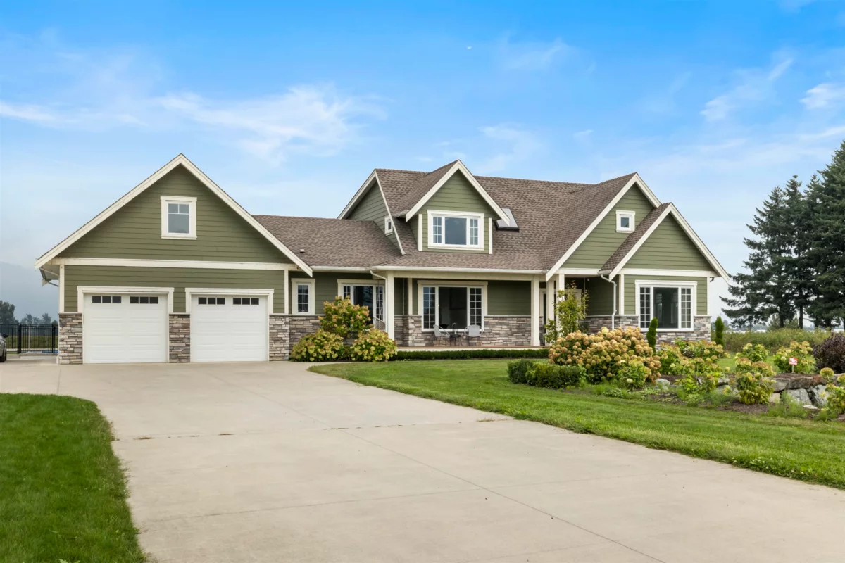 Family Room Photo of 49111 Chilliwack Central Road, Chilliwack, BC