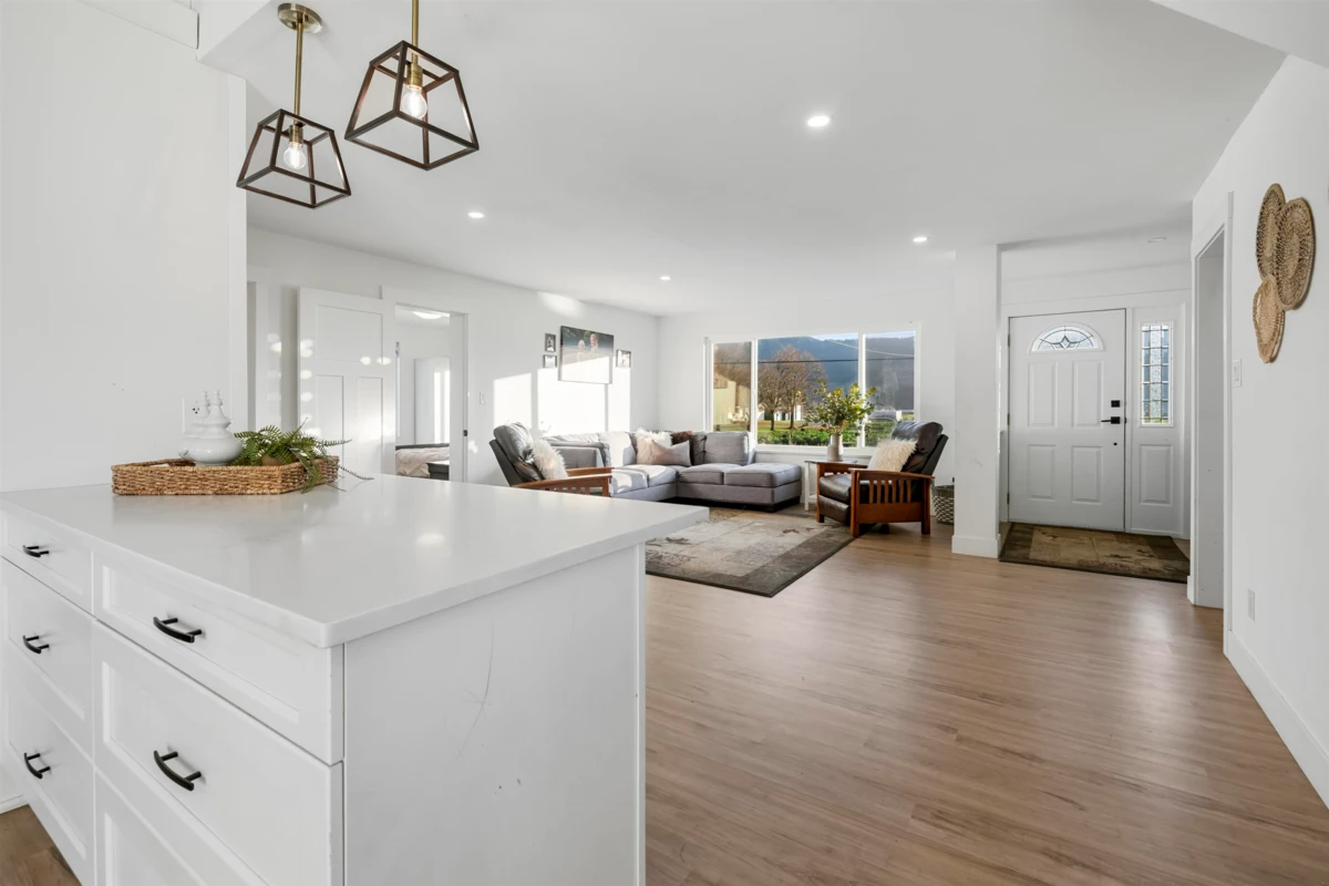 Hot Tub / Spa Photo of 49111 Chilliwack Central Road, Chilliwack, BC