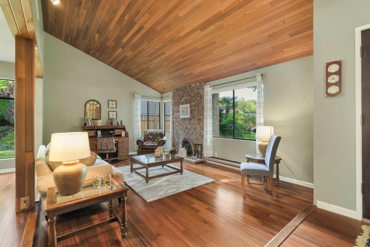 Breakfast Nook Photo of 8913 Jedburgh Place, Surrey, BC