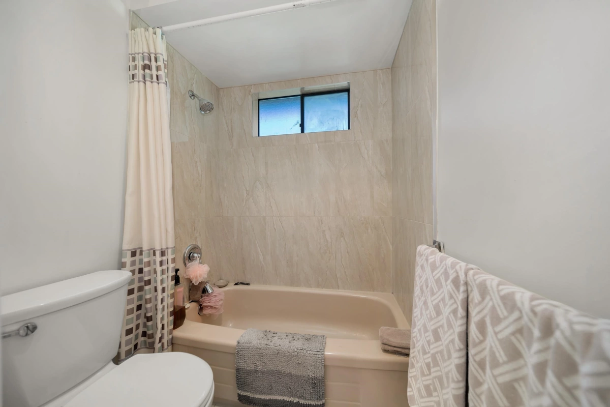 Entry Foyer Photo of 8913 Jedburgh Place, Surrey, BC