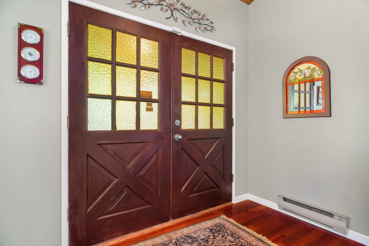Kitchen Island Photo of 8913 Jedburgh Place, Surrey, BC