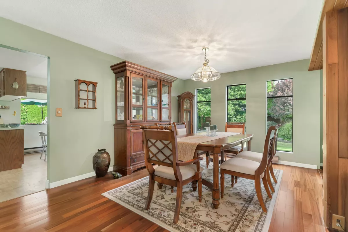 Walk-In Closet Photo of 8913 Jedburgh Place, Surrey, BC