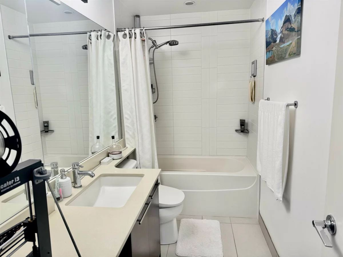 Powder Room Photo of 1609 13399 104th Avenue, Surrey, BC