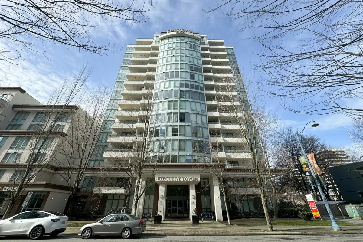 Entry Foyer Photo of 904 5911 Alderbridge Way, Richmond, BC