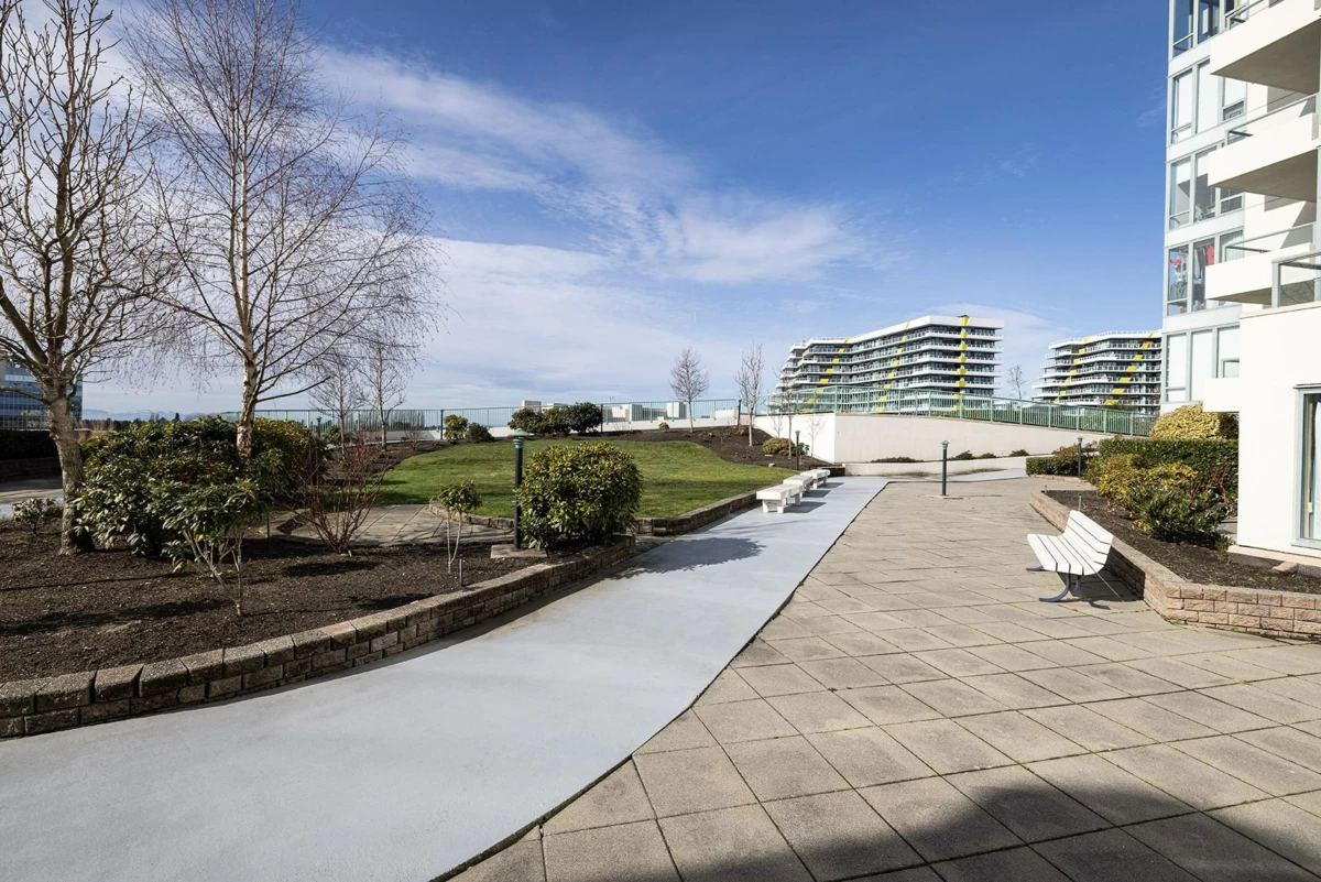 Laundry Room Photo of 904 5911 Alderbridge Way, Richmond, BC