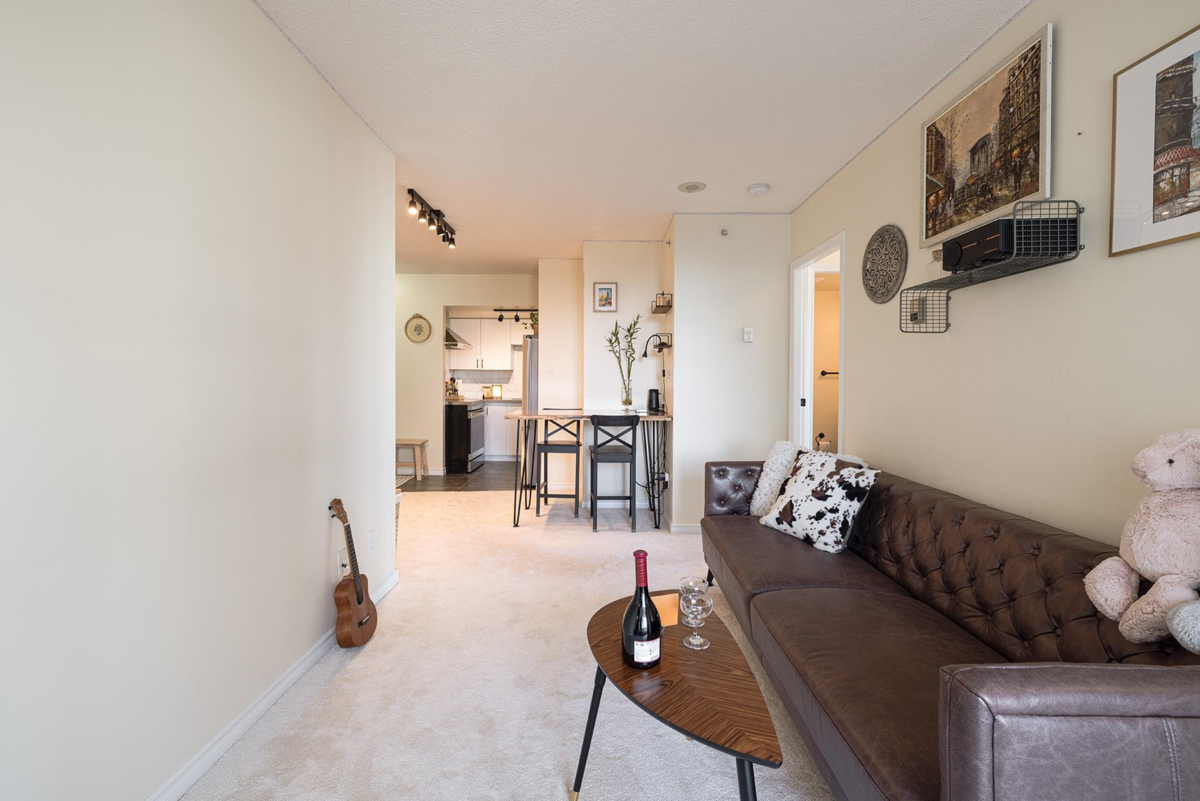Living Room Photo of 904 5911 Alderbridge Way, Richmond, BC