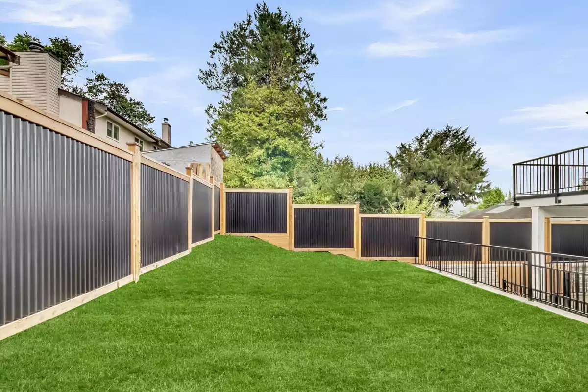 Backyard Photo of B 32729 Fraser Crescent, Mission, BC