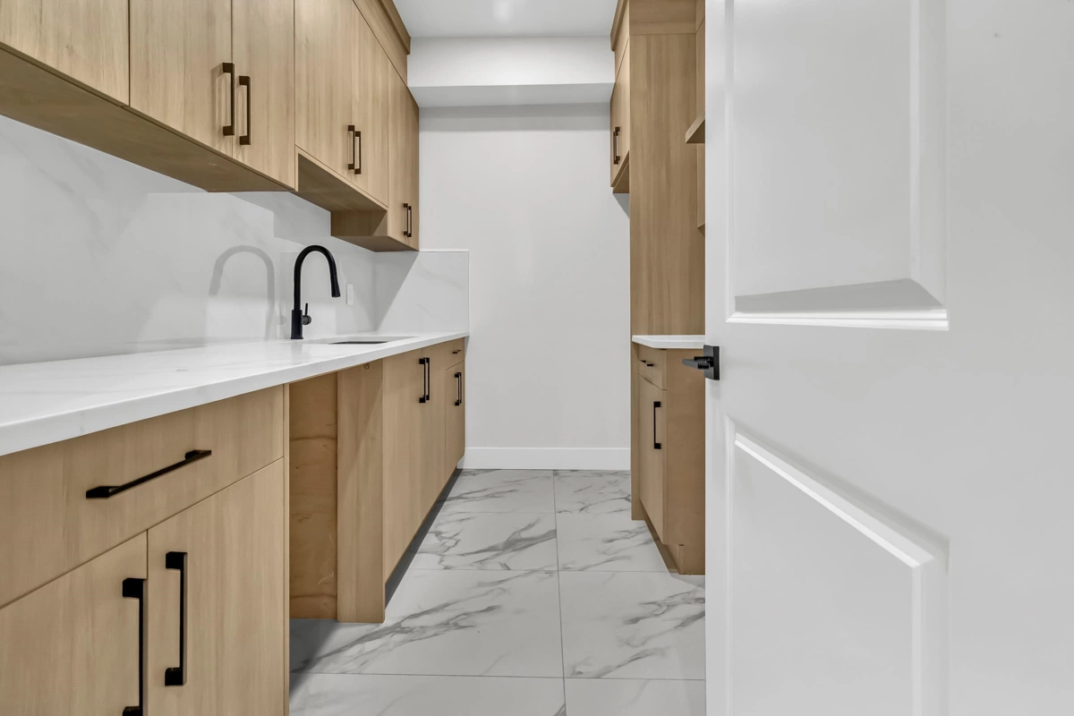 Basement Recreation Room Photo of B 32729 Fraser Crescent, Mission, BC