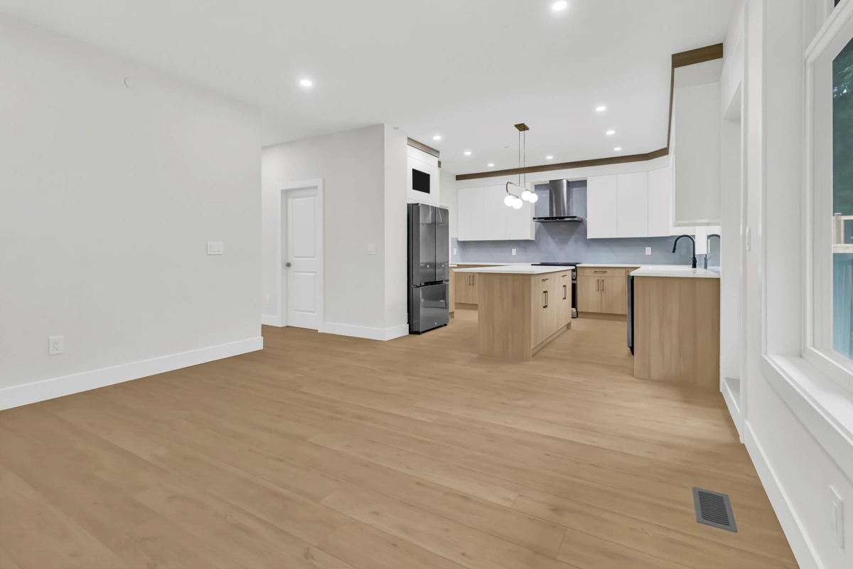 Dining Area Photo of B 32729 Fraser Crescent, Mission, BC