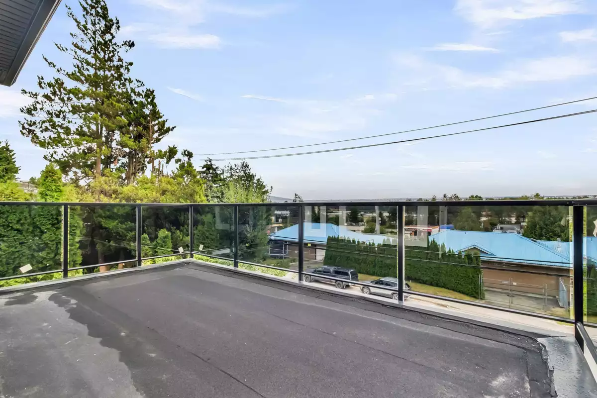 Hot Tub / Spa Photo of B 32729 Fraser Crescent, Mission, BC