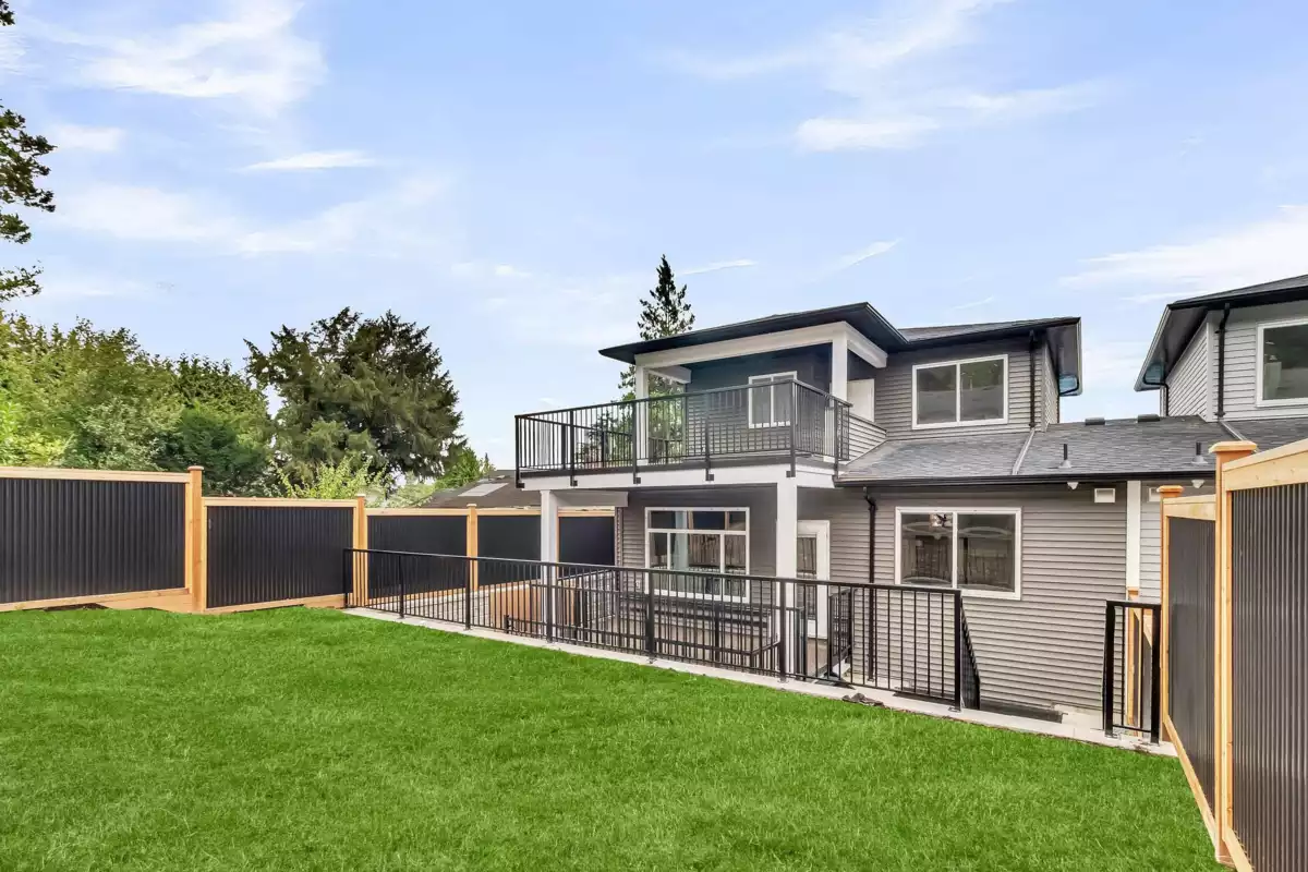 Outdoor Deck Photo of B 32729 Fraser Crescent, Mission, BC