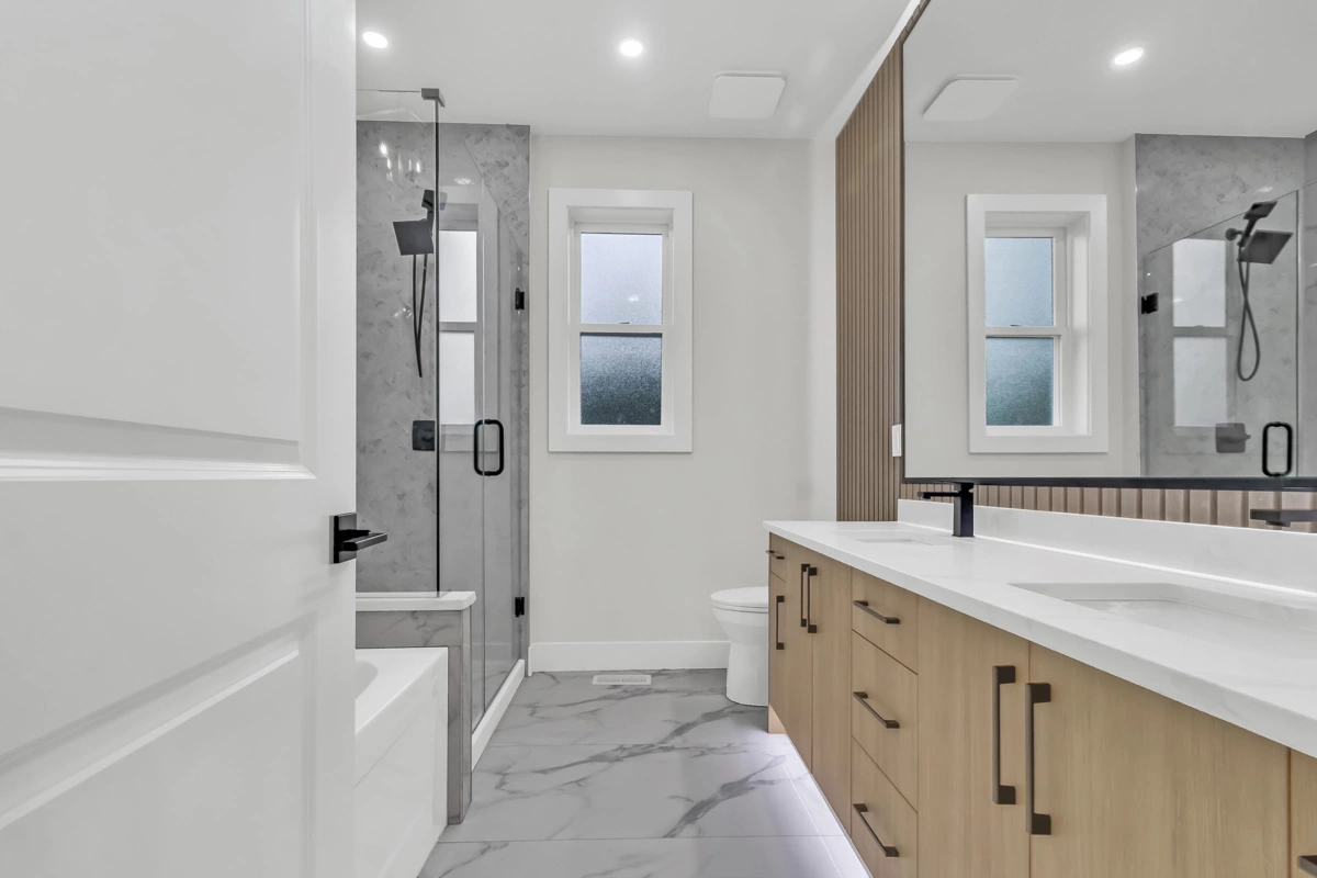 Powder Room Photo of B 32729 Fraser Crescent, Mission, BC