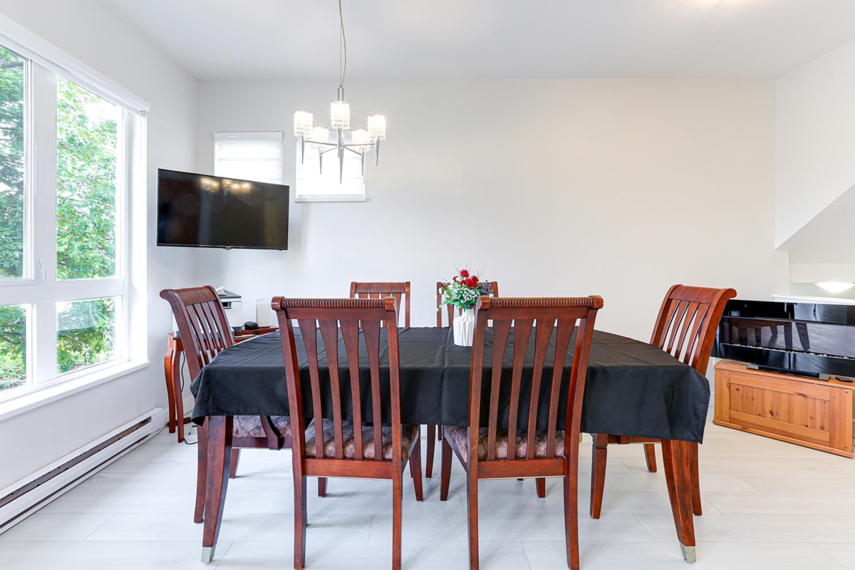 Dining Area Photo of 47 160 Pembina Street, New Westminster, BC