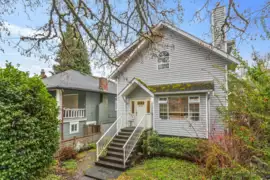 2586 W 8th Avenue, Vancouver, BC