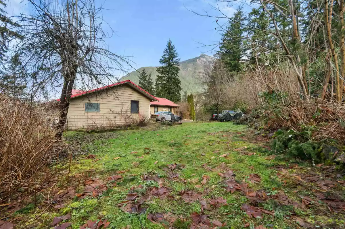 Living Room Photo of 66176 Kawkawa Lake Road, Hope, BC