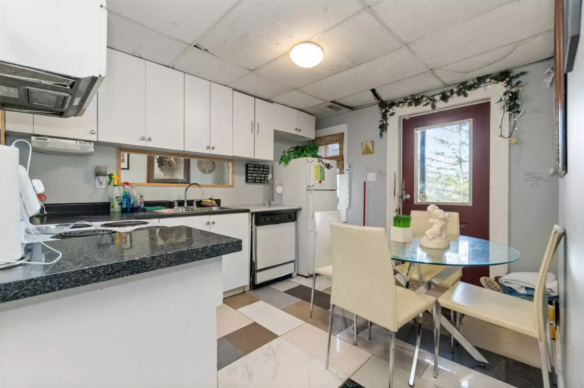 Mudroom Photo of 66176 Kawkawa Lake Road, Hope, BC