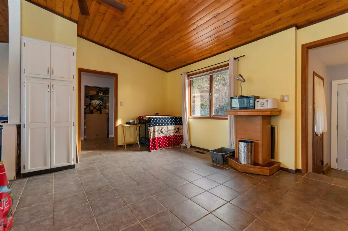 Primary Bedroom Photo of 66176 Kawkawa Lake Road, Hope, BC