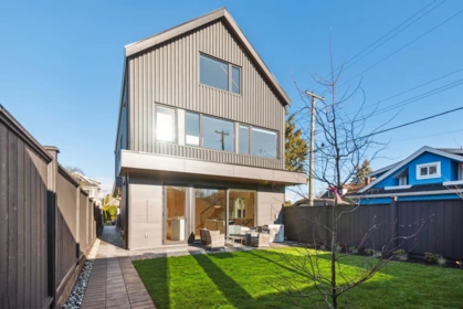 2 3620 W 20th Avenue, Vancouver, BC, Dunbar — 3 bed half duplex for sale