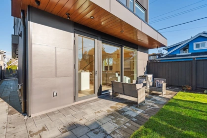 Family Room Photo of 2 3620 W 20th Avenue, Vancouver, BC