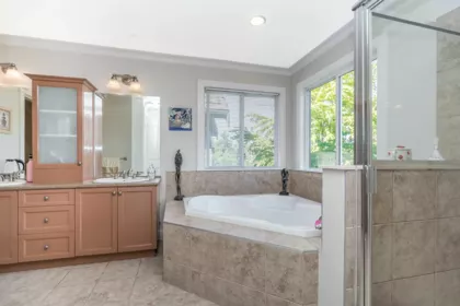 Laundry Room Photo of 11455 154a Street, Surrey, BC