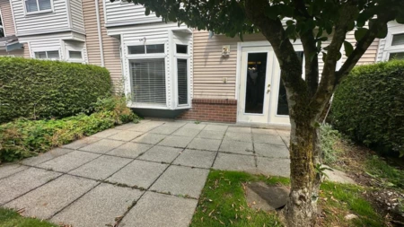Front Yard Photo of 138 14154 103 Avenue, Surrey, BC