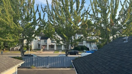 Swimming Pool Photo of 138 14154 103 Avenue, Surrey, BC
