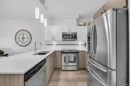 405 8733 160 Street, Surrey, BC, Fleetwood Tynehead — 1 bed apartment/condo for sale