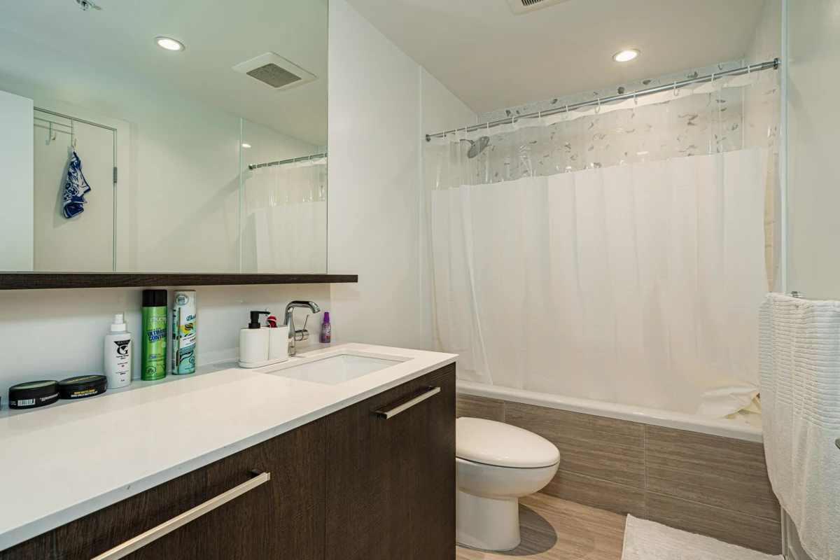 Laundry Room Photo of 1806 567 Clarke Road, Coquitlam, BC