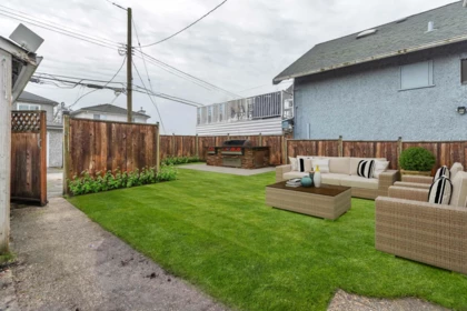 2052 E 41st Avenue, Vancouver, BC