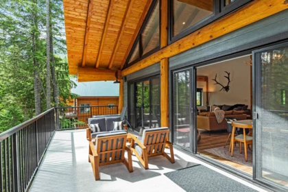 Garage Interior Photo of 14934 Parkhill Boulevard, Sunshine Valley, BC