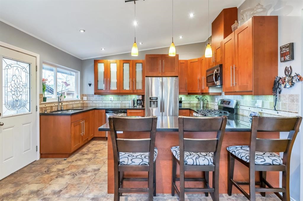 Dining Area Photo of 4729 60b Street, Delta, BC