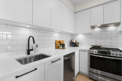 Kitchen Island Photo of 405 32174 George Ferguson Way, Abbotsford, BC