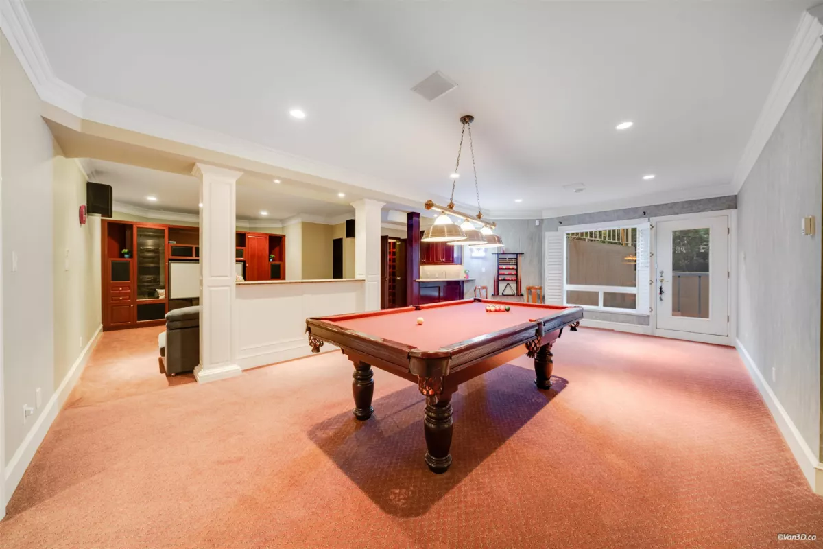 Garage Interior Photo of 15783 Collingwood Crescent, Surrey, BC