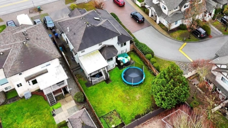 Front Yard Photo of 18239 68 Avenue, Surrey, BC