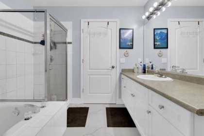 Guest Bathroom Photo of 18239 68 Avenue, Surrey, BC
